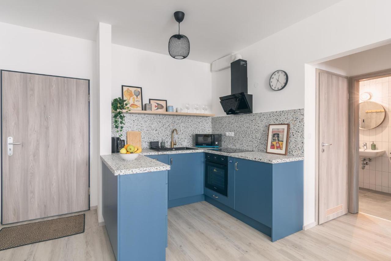 Corvin Apartment With Balcony And Ac Budapest Exterior photo